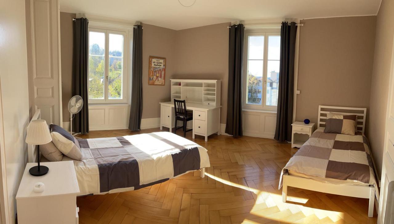 Le Locle : Bel Appartement Chaleureux 外观 照片