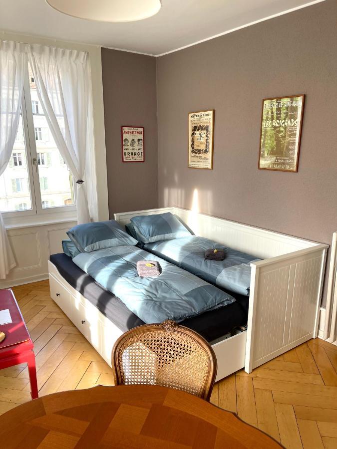 Le Locle : Bel Appartement Chaleureux 外观 照片