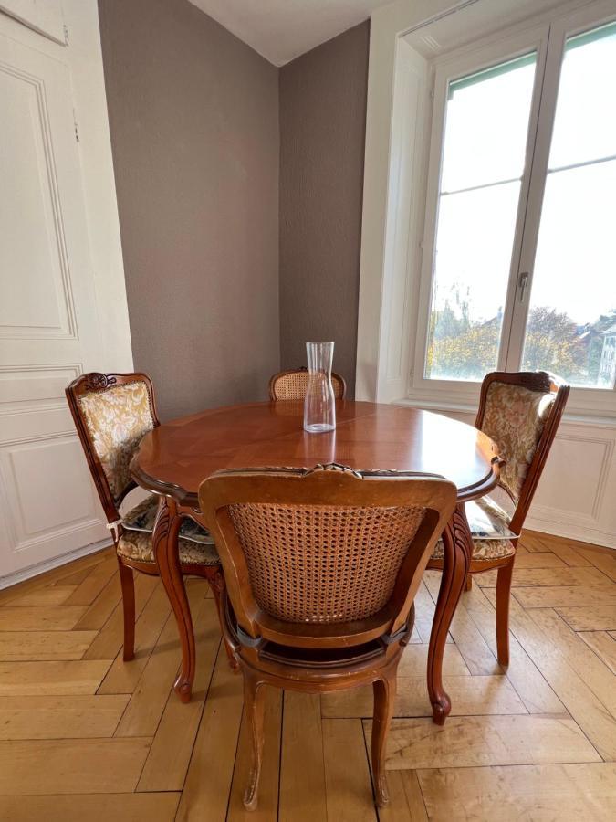 Le Locle : Bel Appartement Chaleureux 外观 照片